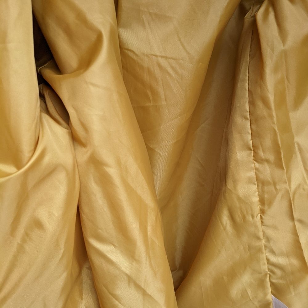 BP Yellow Coat - Picture 10 of 10